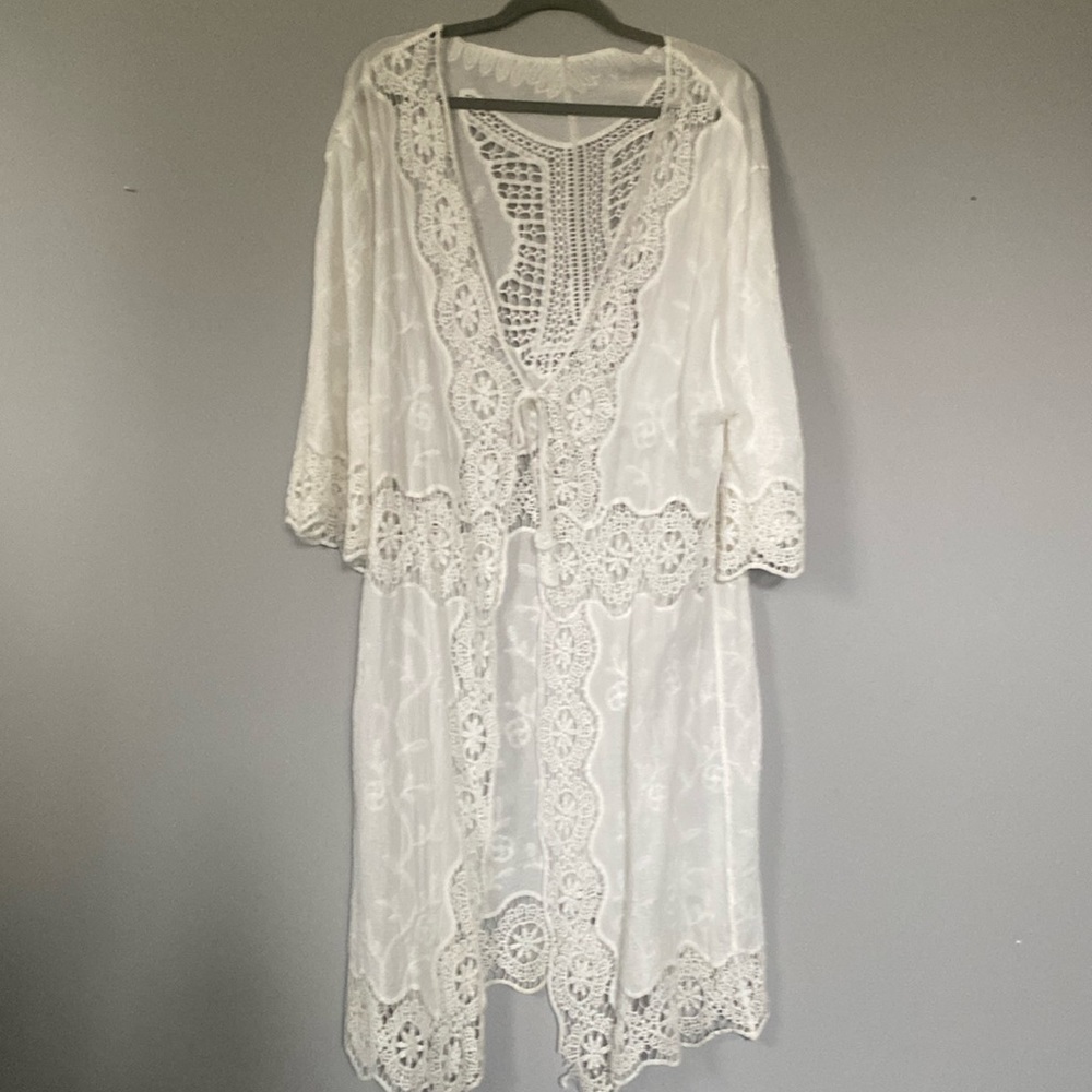 White crochet duster. Stevie nicks/Bohemian style. New without tags. One size.
